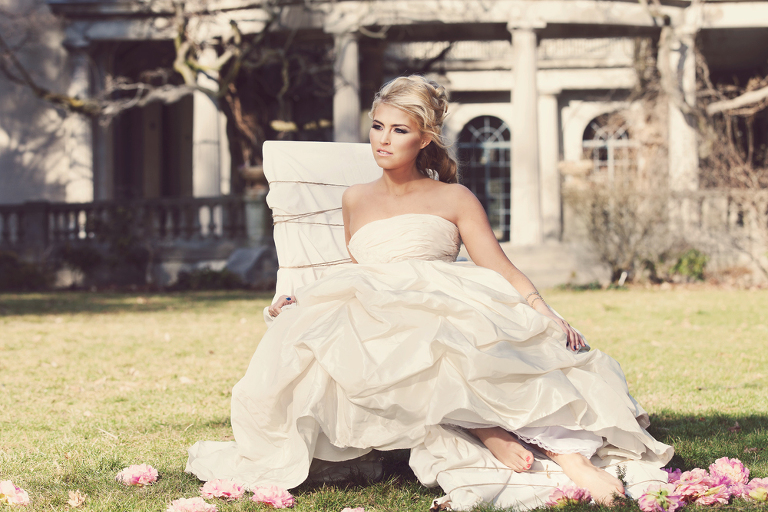 Vintage bridal photo session